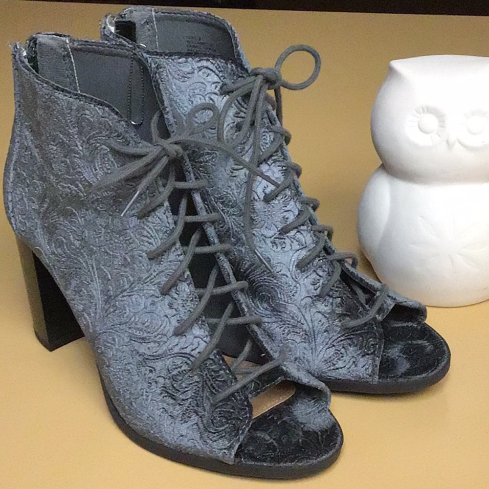 REPORT Lace-Up Booties, Size 8